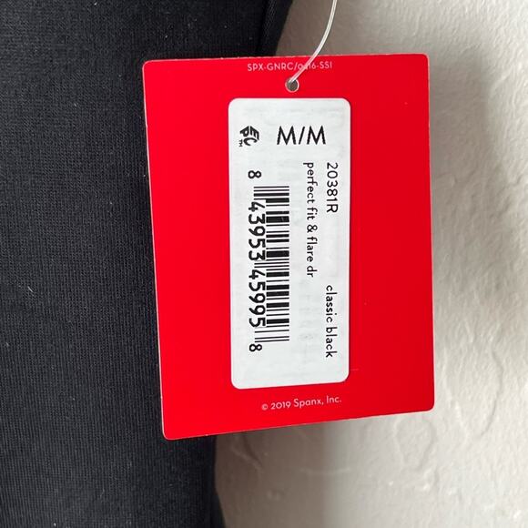 Spanx fit & flare dress with pockets black medium New - Picture 11 of 11